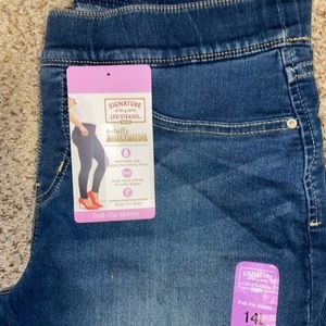 Signature by Levi Strauss & Co. Gold Label Store